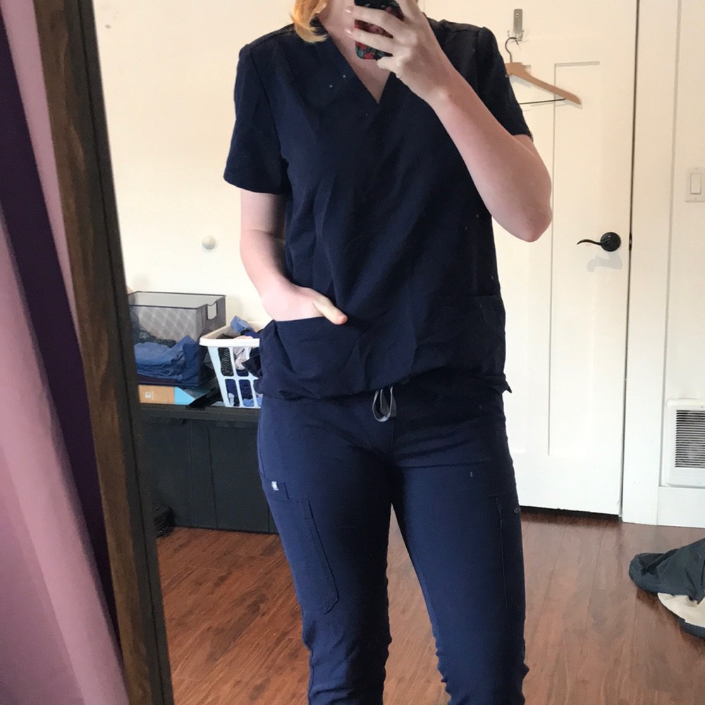 FIGS navy blue small scrubs set